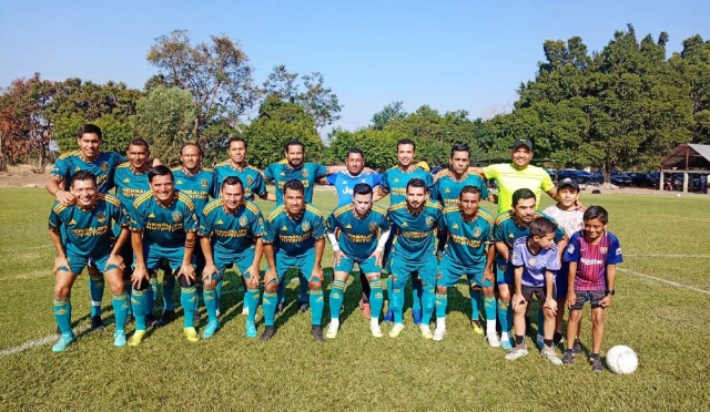 Los Caudillos sacaron ventaja en el partido de ida de la semifinal de la liguilla 1 de la Liga Súper Veteranos Moctezuma, en el campo Guadalupano.