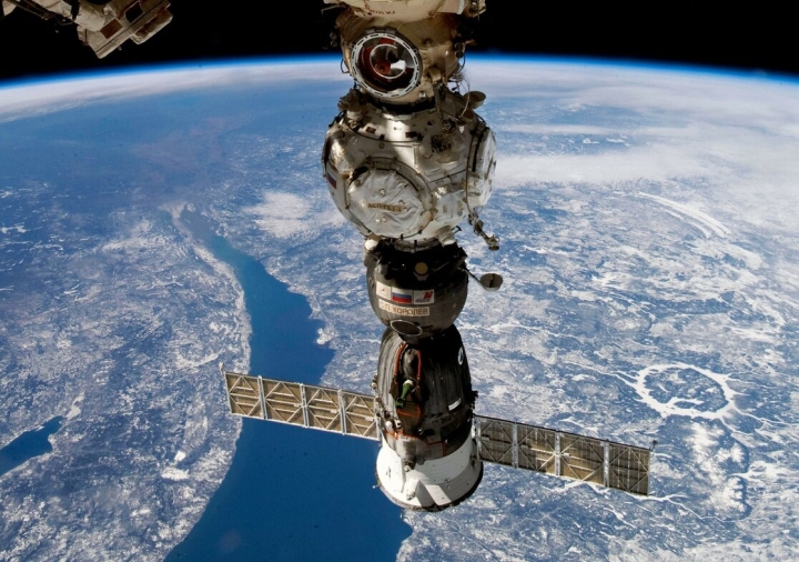 Rusia enviará nave de rescate a la ISS para traer a tres tripulantes a la Tierra