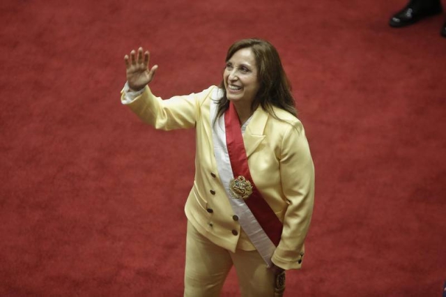 Crisis en Perú: Dina Boluarte jura como nueva presidenta
