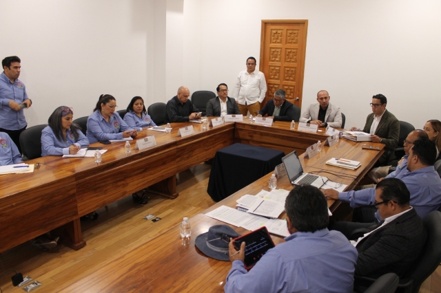 Acuerdan gobierno estatal y sindicato de trabajadores continuar con mesas de trabajo