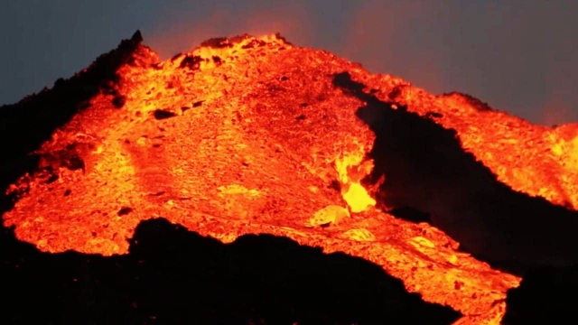 Continúa erupción en el volcán &quot;Cumbre Vieja&quot;.