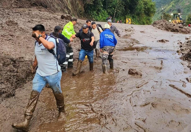 Deslave en Ecuador deja al menos 6 muertos y 30 desaparecidos