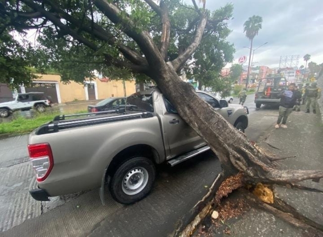Diversas afectaciones por lluvia en Cuernavaca