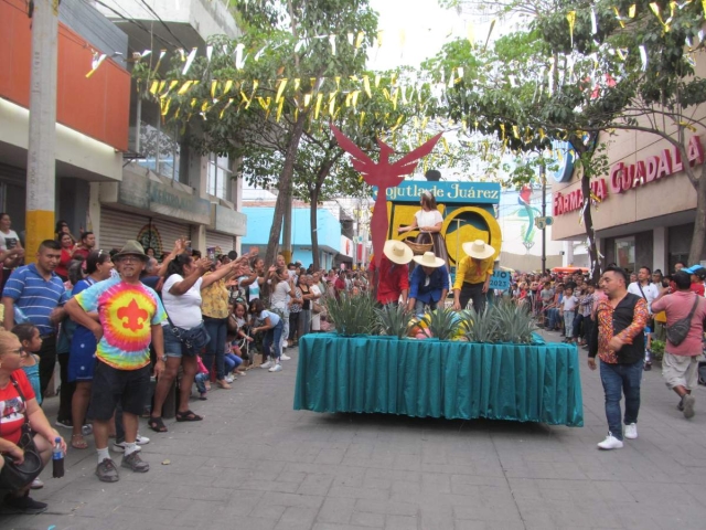 Comenzó la fiesta del 150 aniversario de la fundación de Jojutla, con un carnaval en el Centro de la ciudad, ayer domingo. 