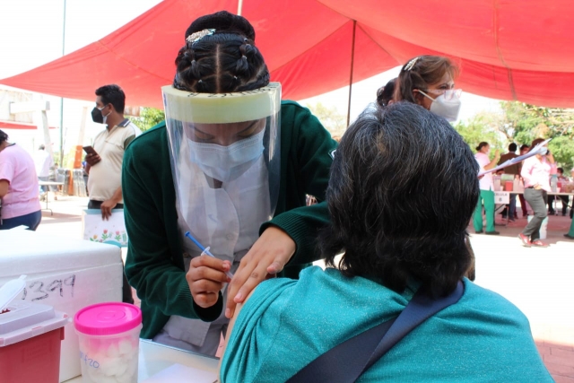 Avanza Morelos en vacunación anticovid en municipios de la zona metropolitana