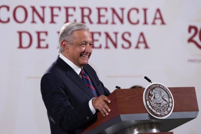 AMLO propone retirar ‘Estatua de la Libertad’ si EU condena a Julian Assange