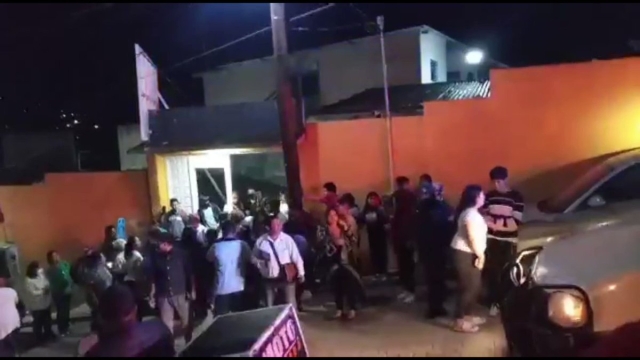 Grave uno de los estudiantes intoxicados en escuela de Chiapas; padres denuncian penalmente