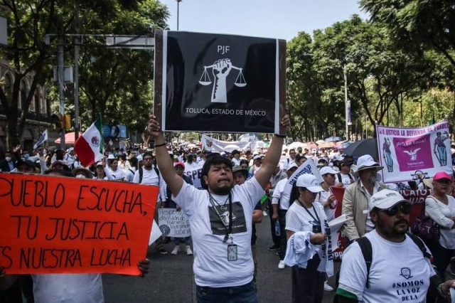 Trabajadores del Poder Judicial marchan contra eliminación de fideicomisos