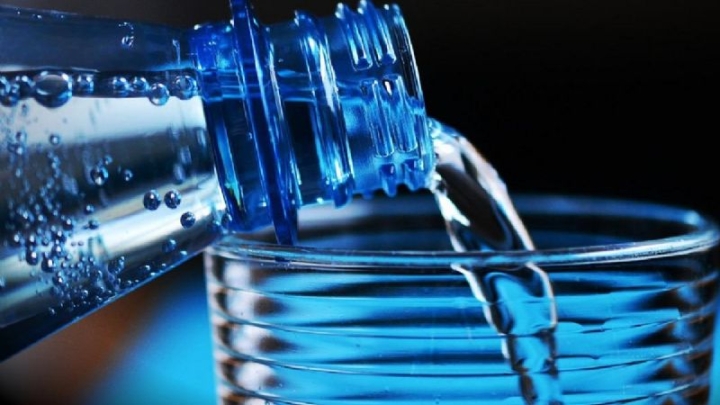 Ola de calor: ¿Cuál es la cantidad de agua que debo tomar para mantenerme hidratado?