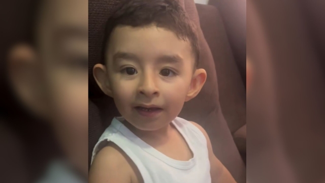 Salud de Mateo, el niño viral, genera preocupación; padres niegan explotación