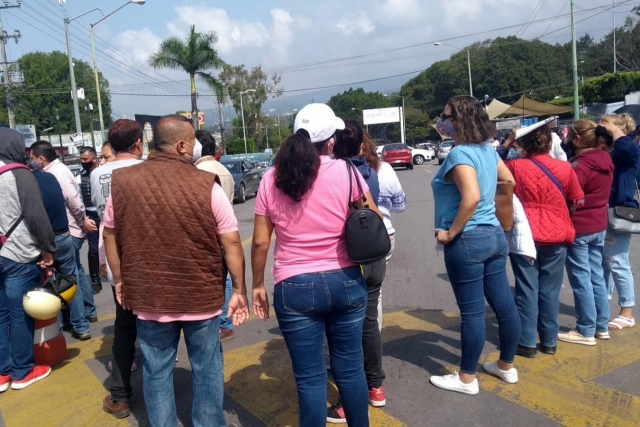 Protestaron porque se terminaron las vacunas anticovid, en Cuernavaca