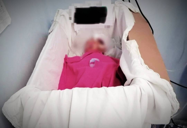 Destituyen a funcionario de hospital en Oaxaca por colocar a bebé en caja de cartón