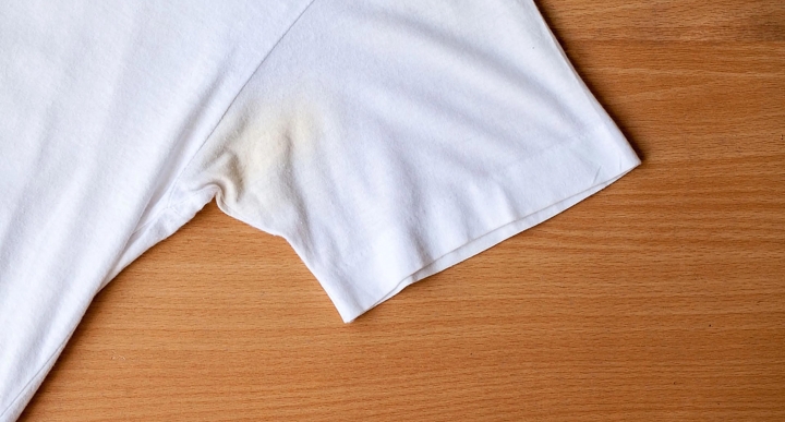 Tres ingredientes caseros para eliminar las manchas en ropa blanca