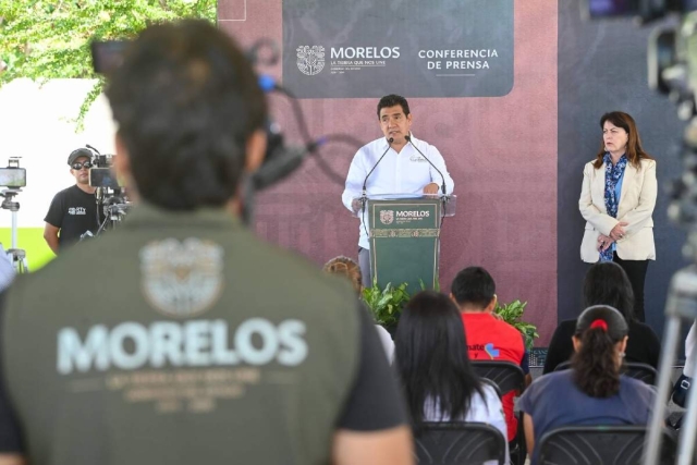 En la conferencia de prensa de la gobernadora Margarita González Saravia, el director del DIF, Érik Alquicira, informó que está en proceso la migración del programa de desayunos escolares fríos a calientes.