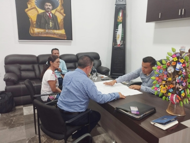 Revisan Ejecutivo estatal y Ayuntamiento de Ayala peticiones de Antorcha Campesina