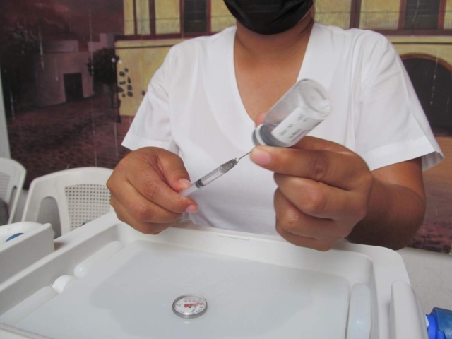 Las autoridades confirmaron que se extiende la campaña de vacunación anticovid para rezagados y adultos mayores, del 2 al 6 de mayo, en las unidades médicas del IMSS en el estado. 