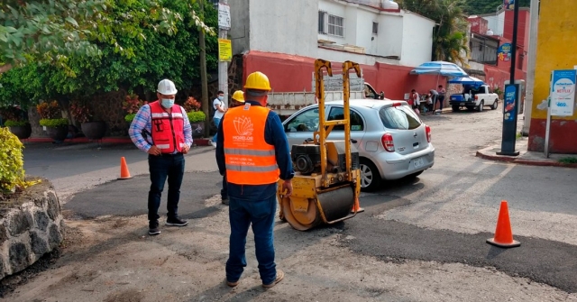 Realiza gobierno del estado trabajos de bacheo en calles de Cuernavaca