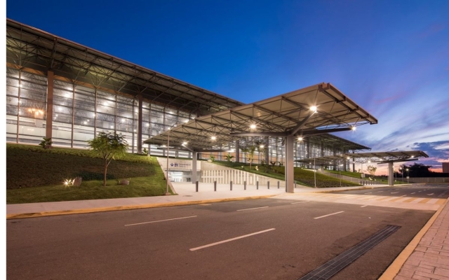 Aeropuerto de Acapulco reanuda operaciones tras paso del huracán John