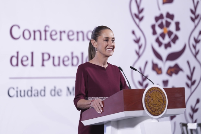 Sheinbaum afirma que automotrices no moverán plantas por aranceles