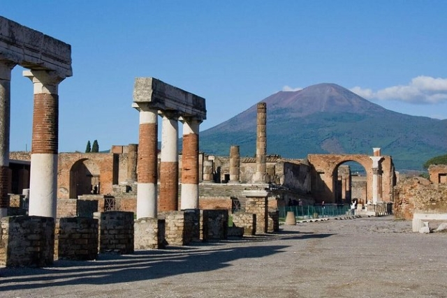 Hallan joyas y restos humanos en Pompeya, 2,000 años después de la erupción