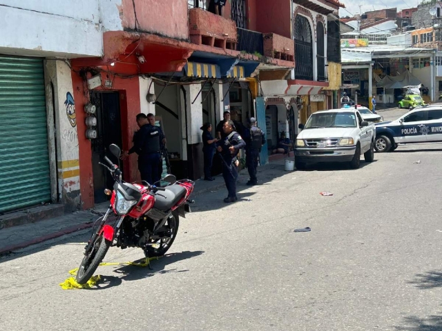 Policías buscaron a los delincuentes, pero no los hallaron.