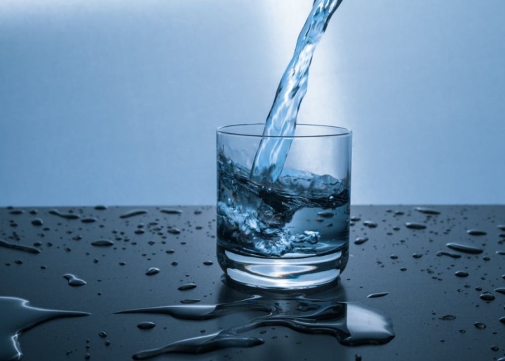 Conozca la tecnología que crea agua potable a partir del aire