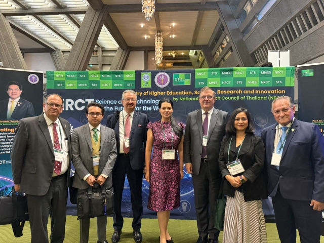 Presente Morelos, 'La tierra que nos une' en inauguración del STS Forum 2025 en Japón