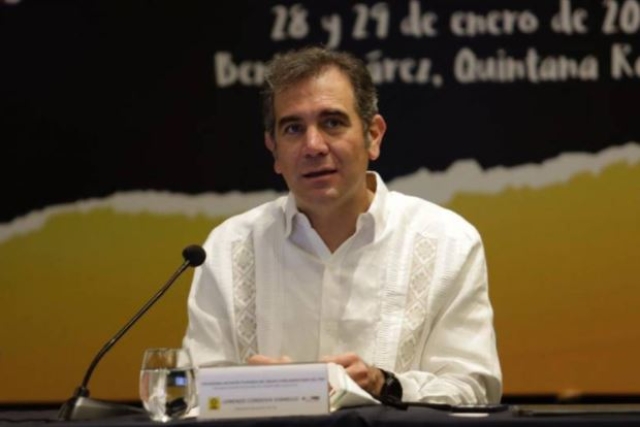 Córdova contesta a AMLO: ‘En democracia es normal hablar con todas las fuerzas políticas’