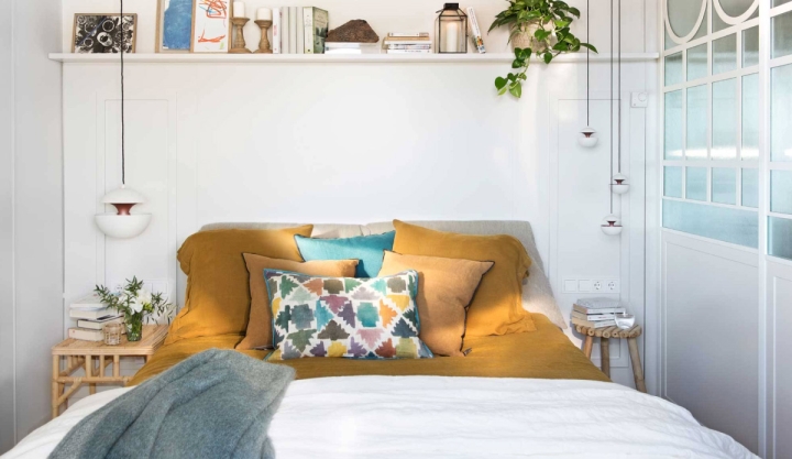 Cómo ubicar la cama en dormitorios pequeños para aprovechar mejor el espacio