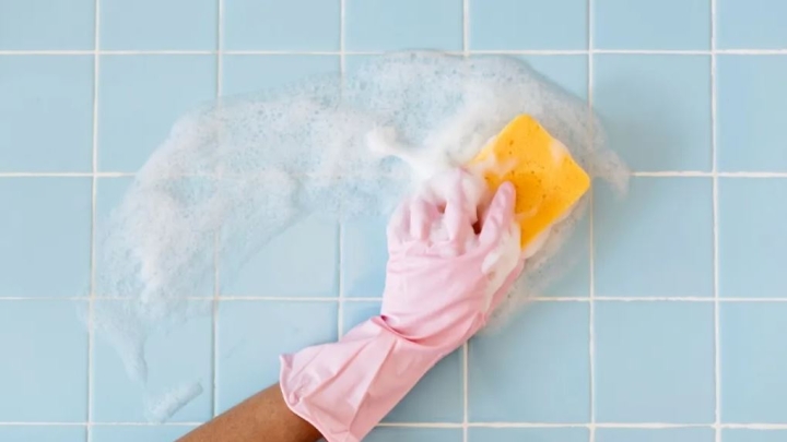 Cómo limpiar y sacar brillo a tus azulejos del baño o cocina