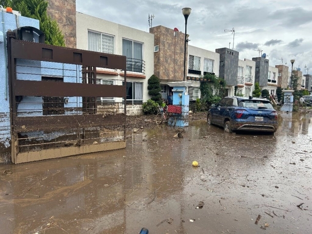 Fuertes lluvias dejan daños en Chalco y Cuautitlán Izcalli, Edomex