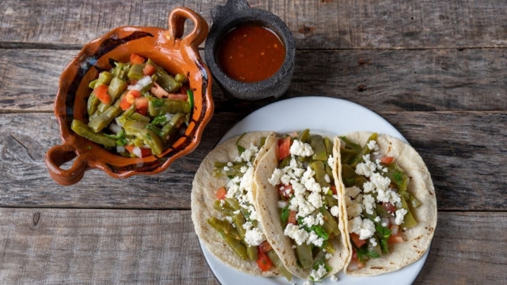 Taquitos de nopales con queso asado: receta rápida y deliciosa