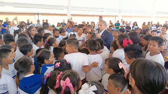 Inaugura edil capitalino techumbre de primaria &#039;José María Morelos y Pavón&#039;, en Ocotepec