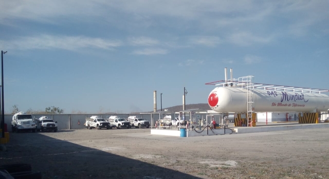 En cateo FGR asegura planta de distribución de gas LP en Morelos