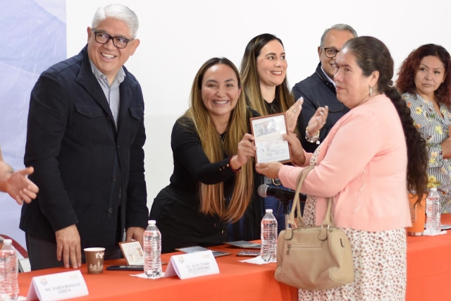 Entrega diputada Luz Dary Quevedo visas como parte del programa &#039;Una luz en tu corazón&#039;