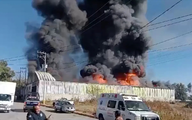 Se incendia fábrica en Tepotzotlán, Edomex