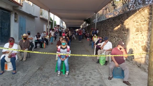 Inició sin incidentes vacunación en la colonia Lagunilla: ayuntamiento