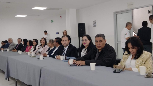 Los magistrados del TSJ acudieron ayer al Congreso del estado.  