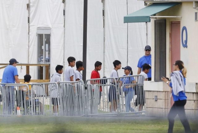 Gobierno Trump atemoriza a niños migrantes con cartas de deportación
