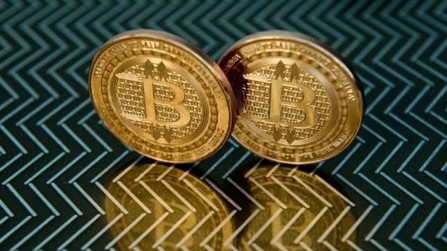 Bitcoin se desploma tras restricciones de China