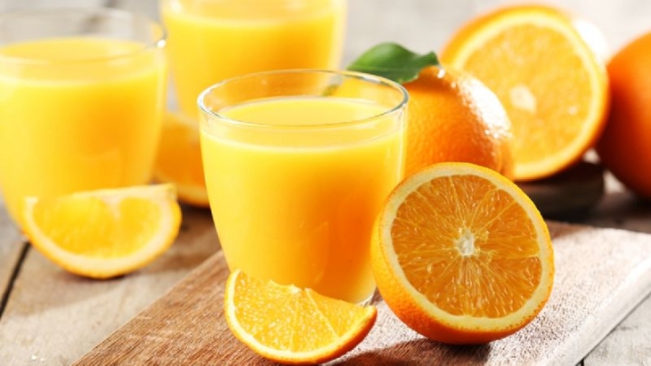 Elimina toxinas del cuerpo con este delicioso jugo de naranja con cúrcuma