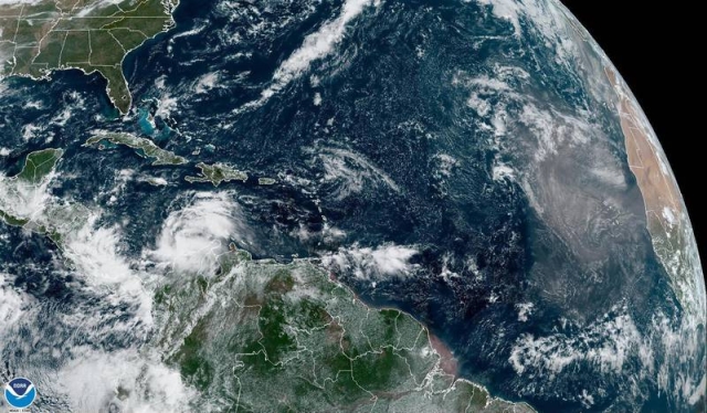 Tormenta tropical ‘Julia’ se dirige a Nicaragua; hay advertencia de huracán