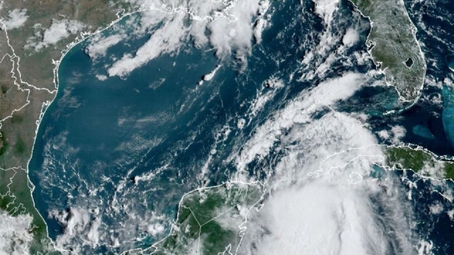 Declaran estado de emergencia en 46 condados de Florida por huracán Idalia