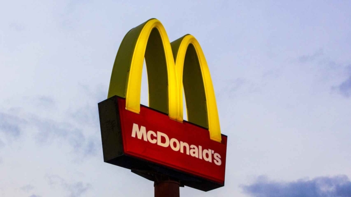 McDonald’s avanza hacia el futuro: Implementará inteligencia artificial en 2024