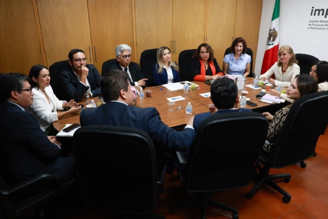 Autoridades electorales federales y locales sostienen diálogo
