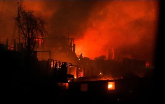 Confirman 26 muertos por devastadores incendios en el centro-sur de Chile