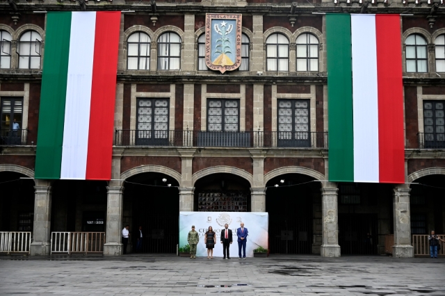 Rinde Oficina de la Gubernatura honores a la Bandera Nacional