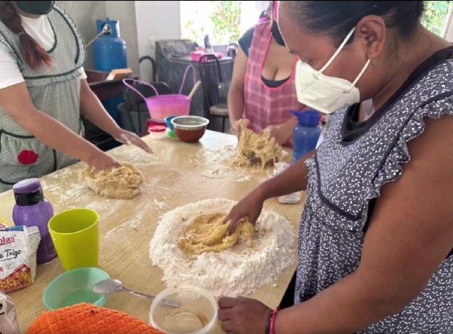 El CDM de Tlaquiltenango invitó a las mujeres a buscar salir adelante a través de la capacitación en diferentes temas, especialmente el económico.