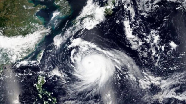Tifón se aproxima a Japón.