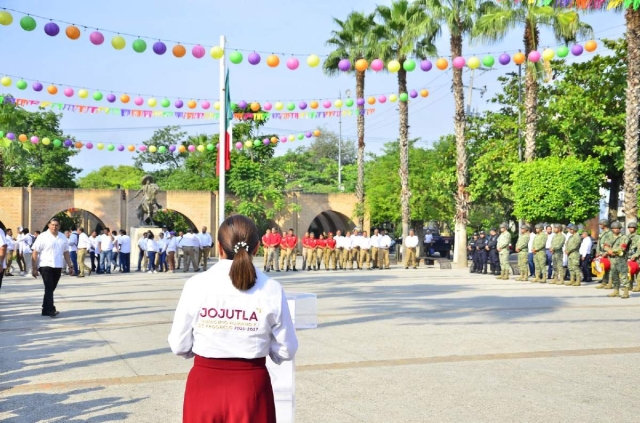 Con una ceremonia y una reseña del hecho histórico, la ciudad de Jojutla, cabecera del municipio, comenzó los festejos de aniversario.